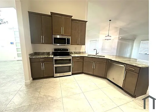 12522 Hamlin Blvd — Photo 16