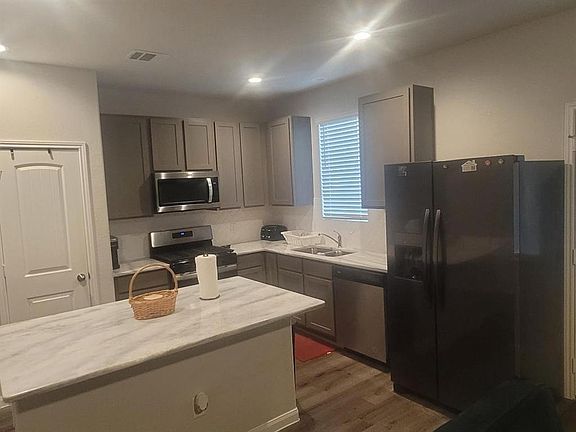 3rd image of 3910 Faletti Dr