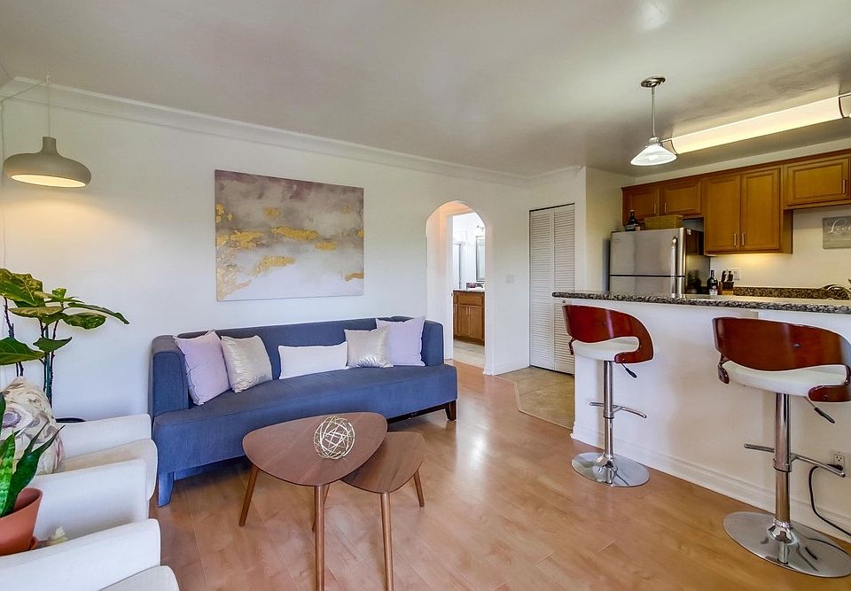 1st image of 800 N Mollison Ave Unit 35