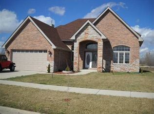 2100 Ambry Cir, Lynwood, IL 60411