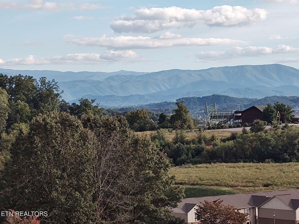 1st image of Smokey View Dr