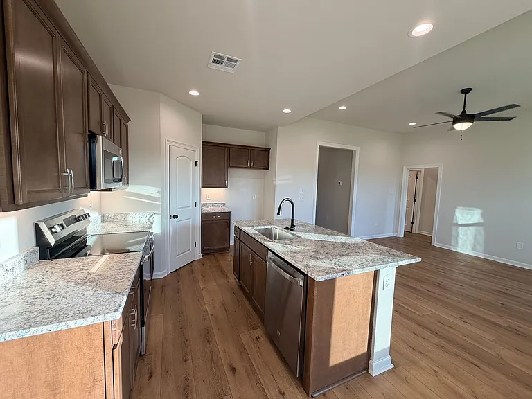 189 Berkshire Pl — Photo 7