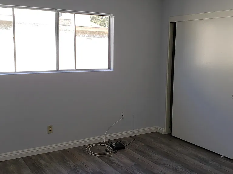 5042 Dunbar Dr #C — Photo 7