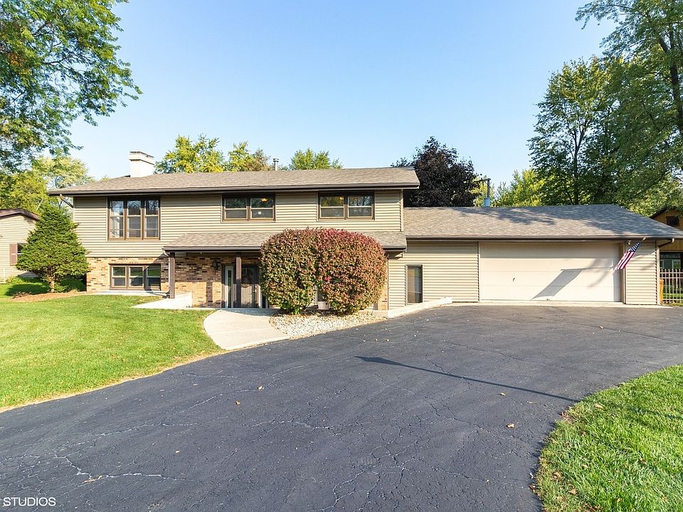 1st image of 2825 Dorset Ln