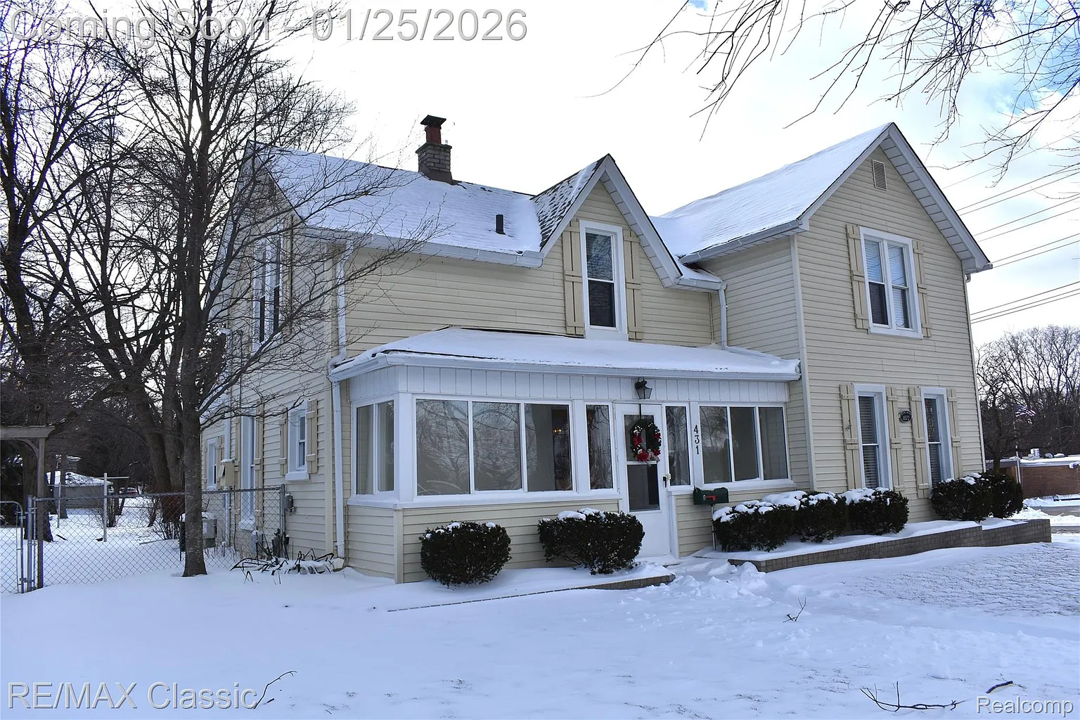 431 W Washington St photo 1
