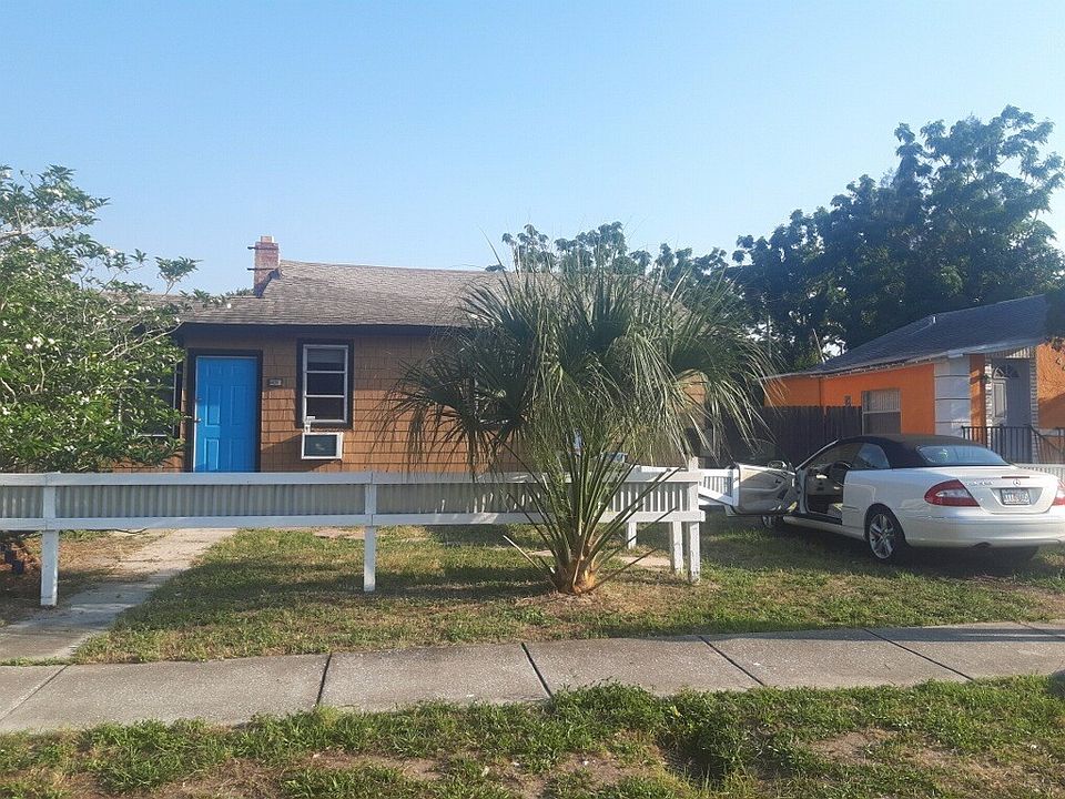 1st image of 4424 15th Ave S