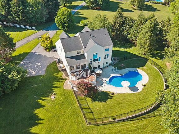 4th image of 4823 Tilly Dr