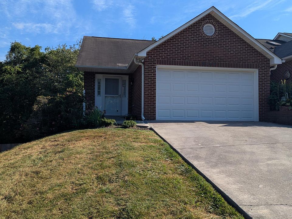 1st image of 2446 Glen Meadow Rd