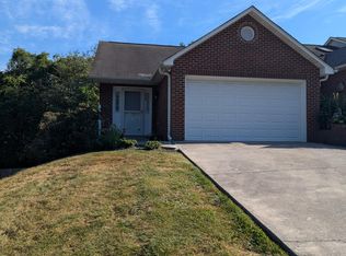 2446 Glen Meadow Rd, Knoxville, TN 37909