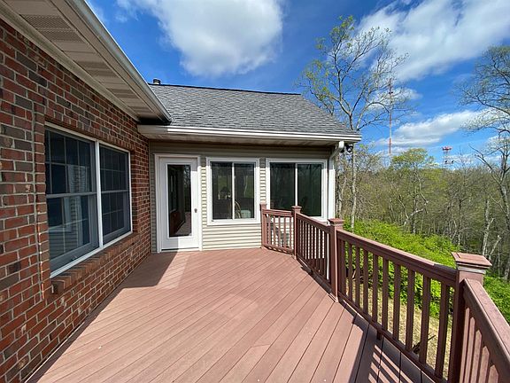5th image of 124 Ariel Ln