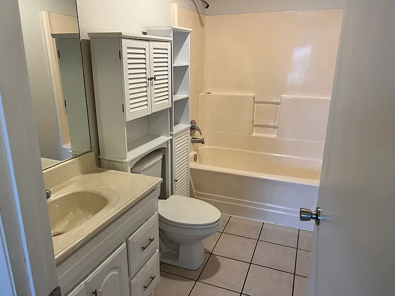 202 Williams St — Photo 7