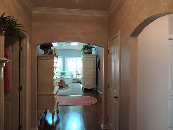 5th image of 672 Kensington Ct