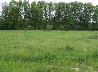 3 McGuire Rd, Fenton, MI 48430