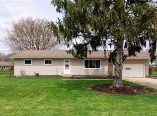 1076 Novak Rd, Grafton, OH 44044