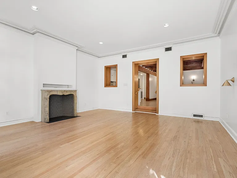 344 E 84th St #1 — Photo 23