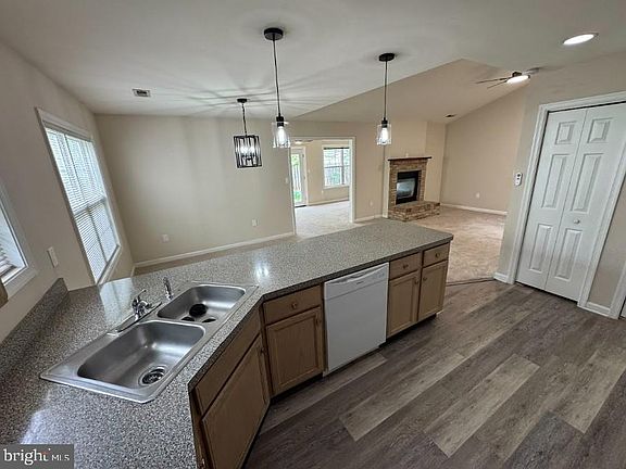 5th image of 799 Ripplebrook Dr