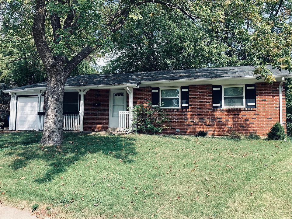 Auburn Hill Court