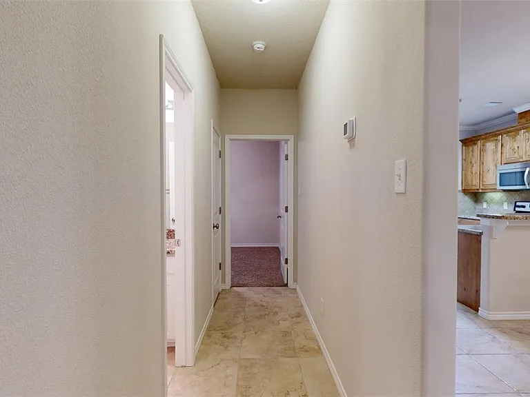 3805 Silverthorne Ln — Photo 9