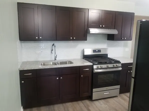 4918 Hull St #2WE, Skokie, IL 60077