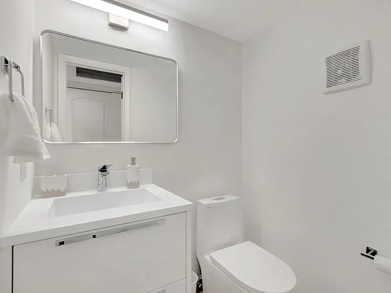 1072 Yarmouth Dr #1072-D — Photo 16