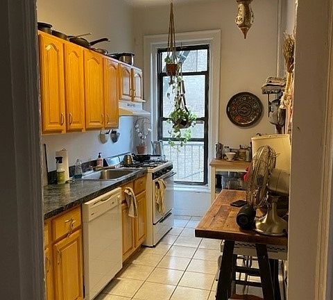 2nd image of 1047 Bedford Ave #A22