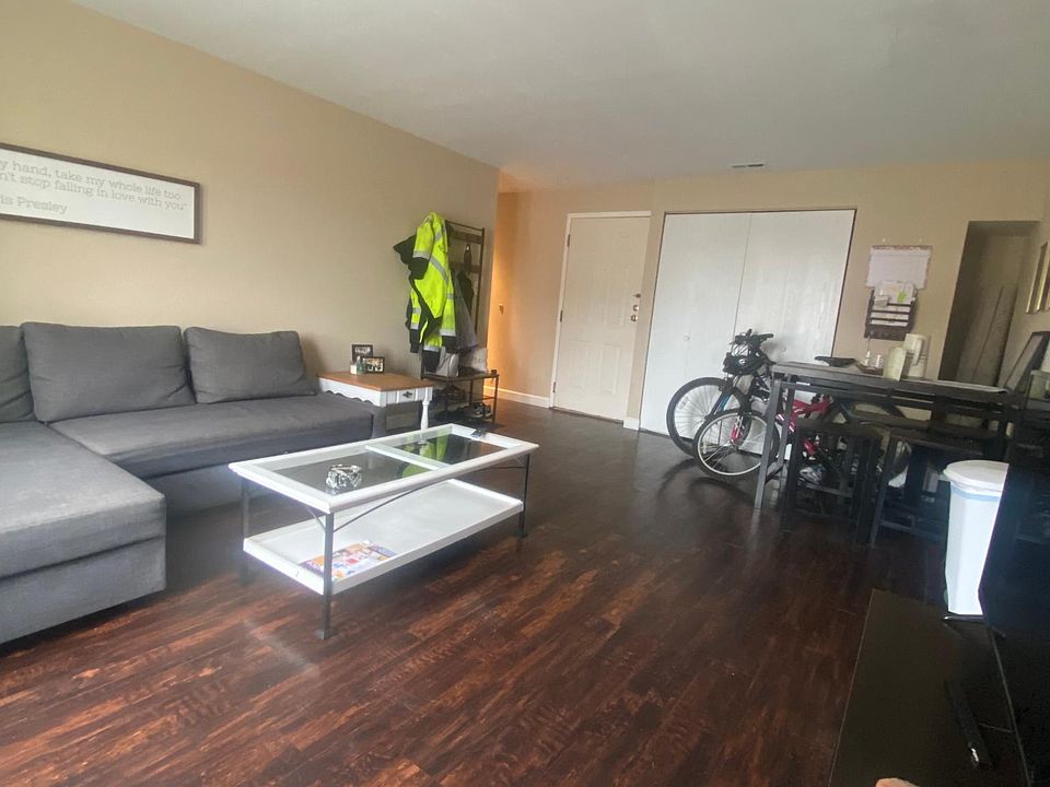1st image of 527 Clara Ave #609