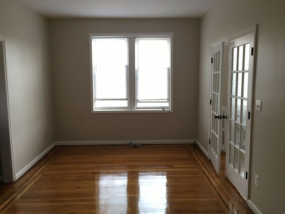 2nd image of 521 Ridge Rd APT 1