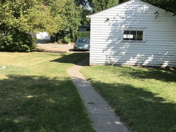 2320 2nd Ave N, Grand Forks, ND 58203