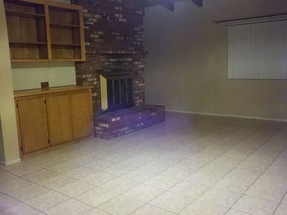 3rd image of 647 W Dover Dr