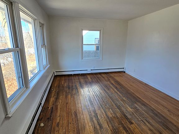 3rd image of 591 Sherman Pkwy #1