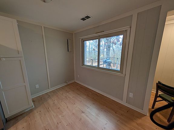 2nd image of 909 Sheridan Oliver Rd