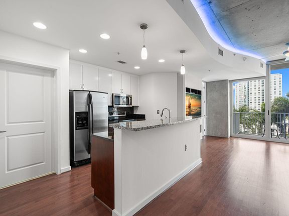4th image of 777 N Ashley Dr Unit 1013
