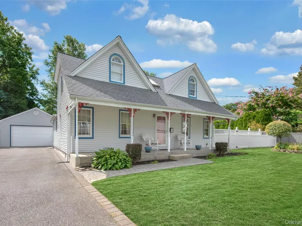 248 5th Street, Saint James, NY 11780