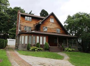 3815 Ardsley Rd, Douglaston, NY 11363