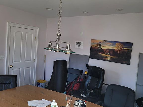 3rd image of 53 Burd St