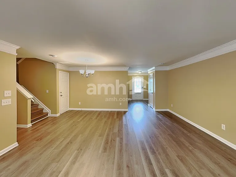 2485 Sheldon Pl — Photo 6