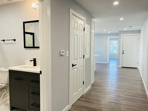 5th image of 487 Lincoln St #5