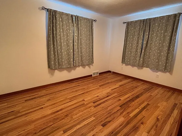 1295 Morrow Rd — Photo 8