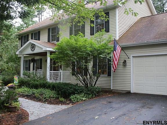2nd image of 11 Briar Ln