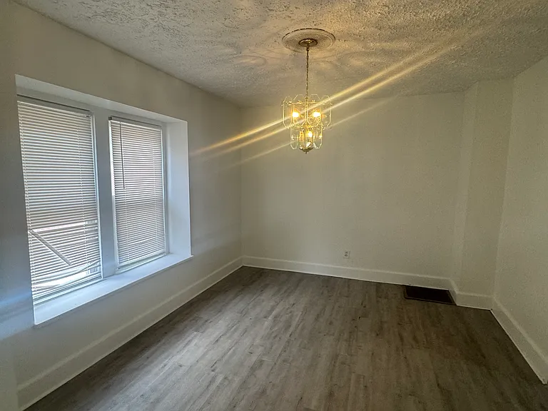 251 Russell Ave — Photo 3