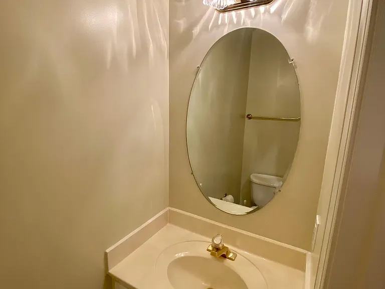 2621 Fairfax Dr — Photo 12