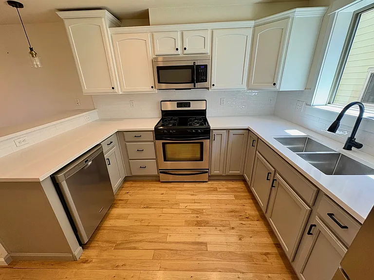 1122 N 92nd St #B — Photo 7
