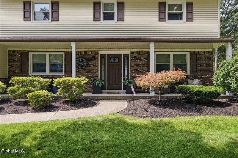 3rd image of 32 Pebble Beach Drive