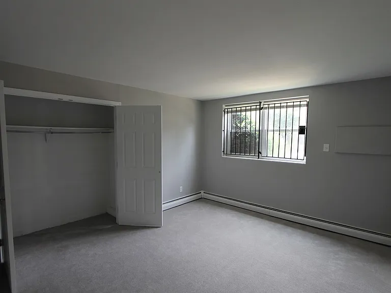 West Walnut Lane Apartments — Photo 13