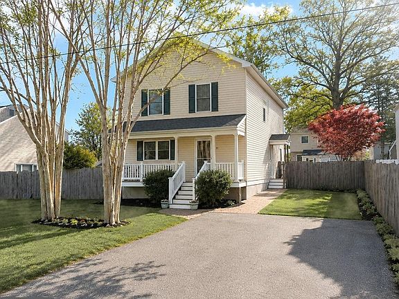 2nd image of 1635 Fairhill Dr