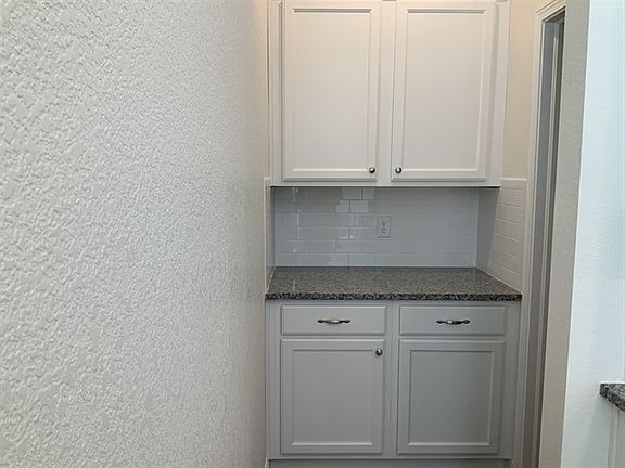 5th image of 10180 Farmdale St