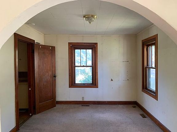 5th image of 1203 Acorn St