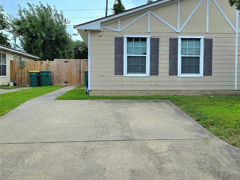 5335 Cherie Crest Ct — Photo 1