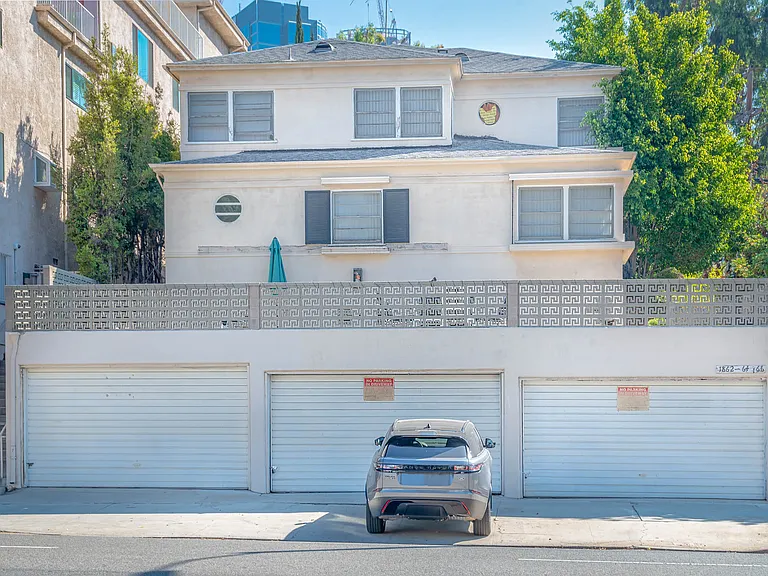Beverly Glen — Photo 2