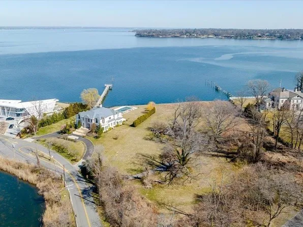 235 Kings Point Road, Great Neck, NY 11024